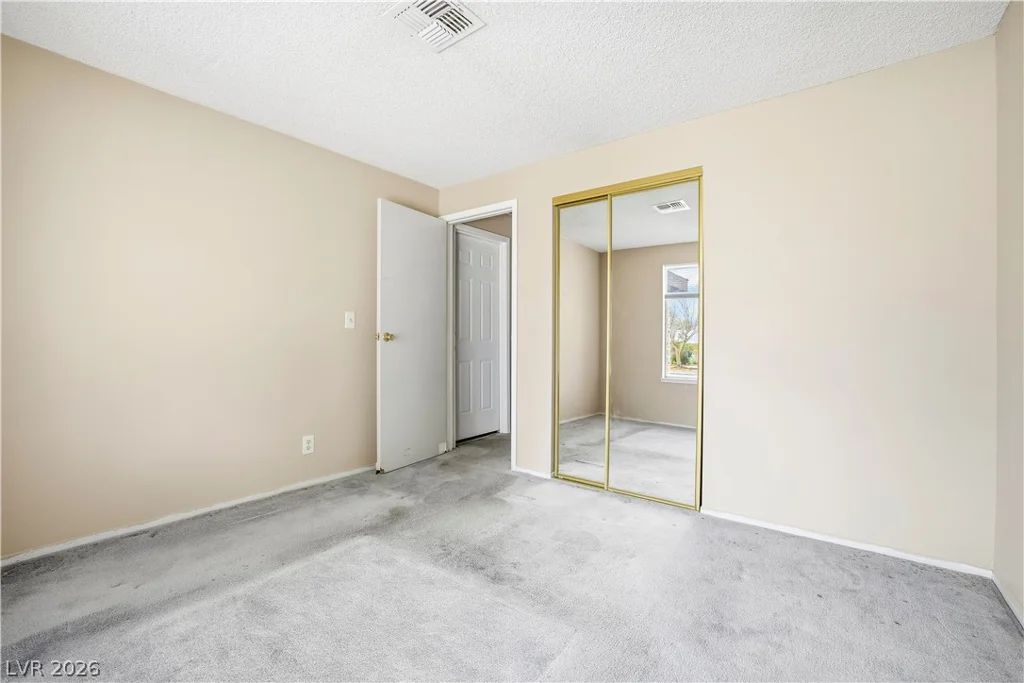 6270 Meadow Lark, Las Vegas, NV 89103
