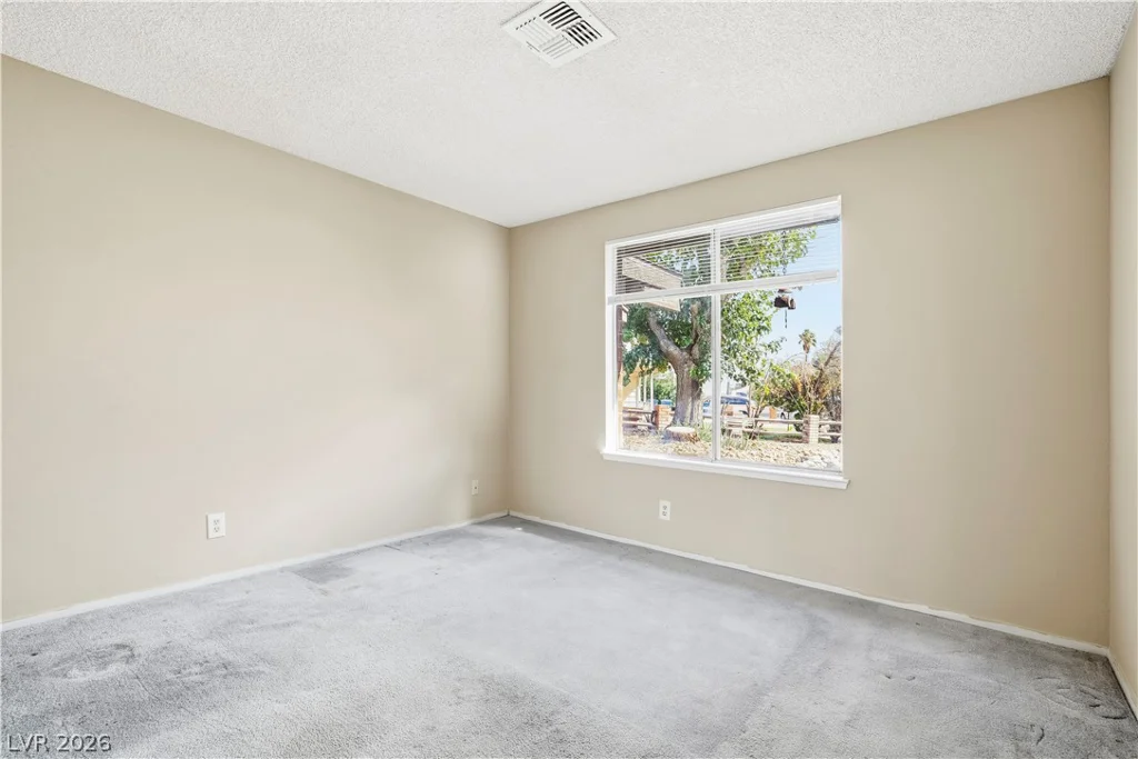 6270 Meadow Lark, Las Vegas, NV 89103