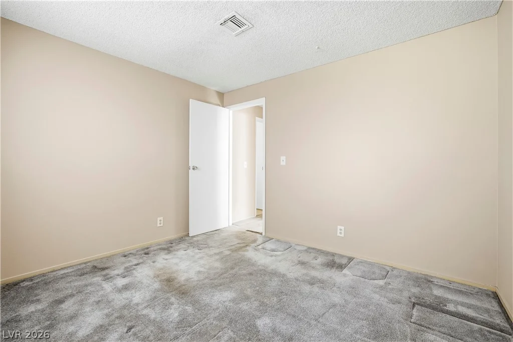 6270 Meadow Lark, Las Vegas, NV 89103