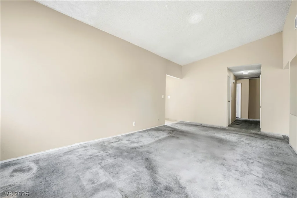 6270 Meadow Lark, Las Vegas, NV 89103