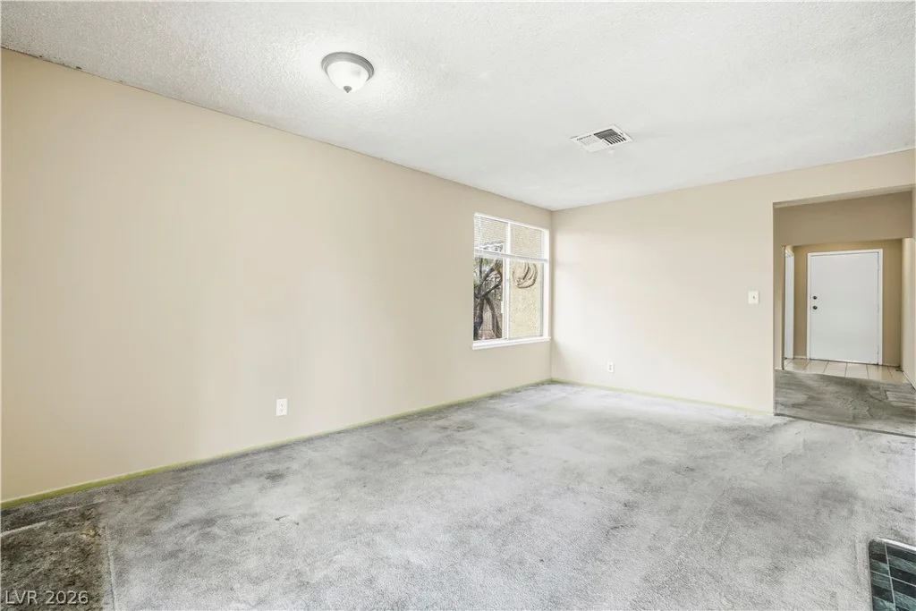 6270 Meadow Lark, Las Vegas, NV 89103