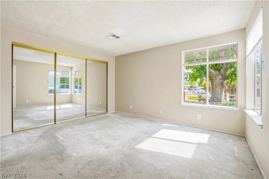 6270 Meadow Lark, Las Vegas, NV 89103