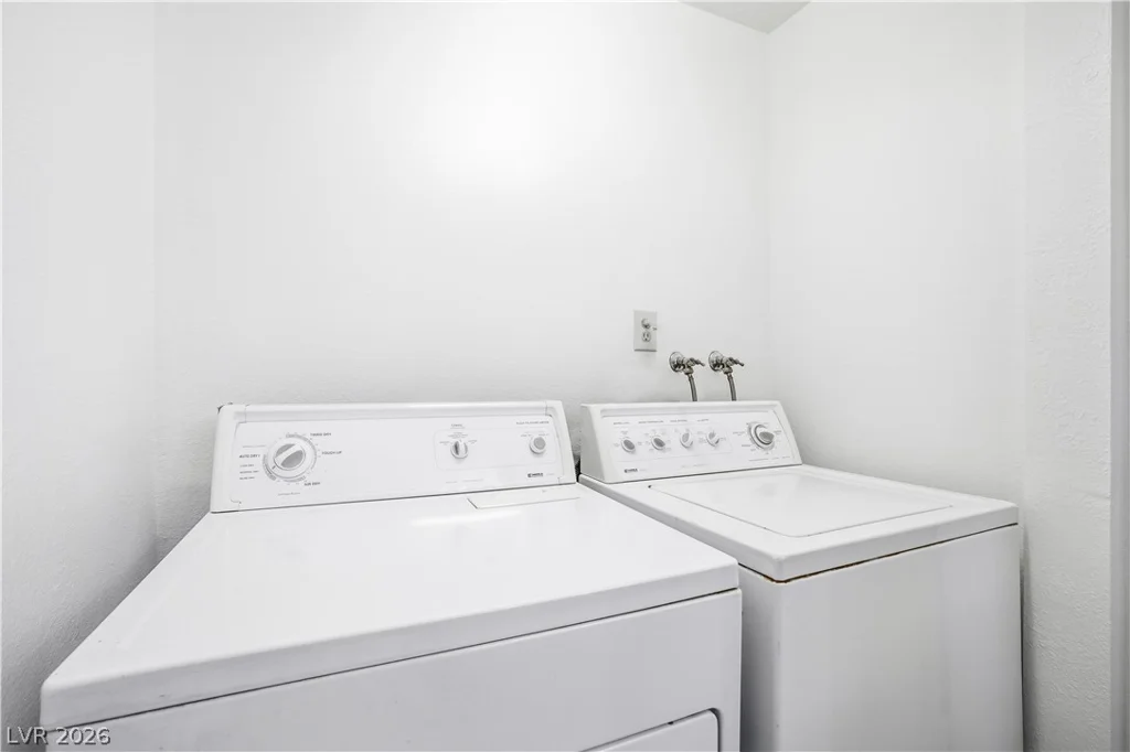 6270 Meadow Lark, Las Vegas, NV 89103