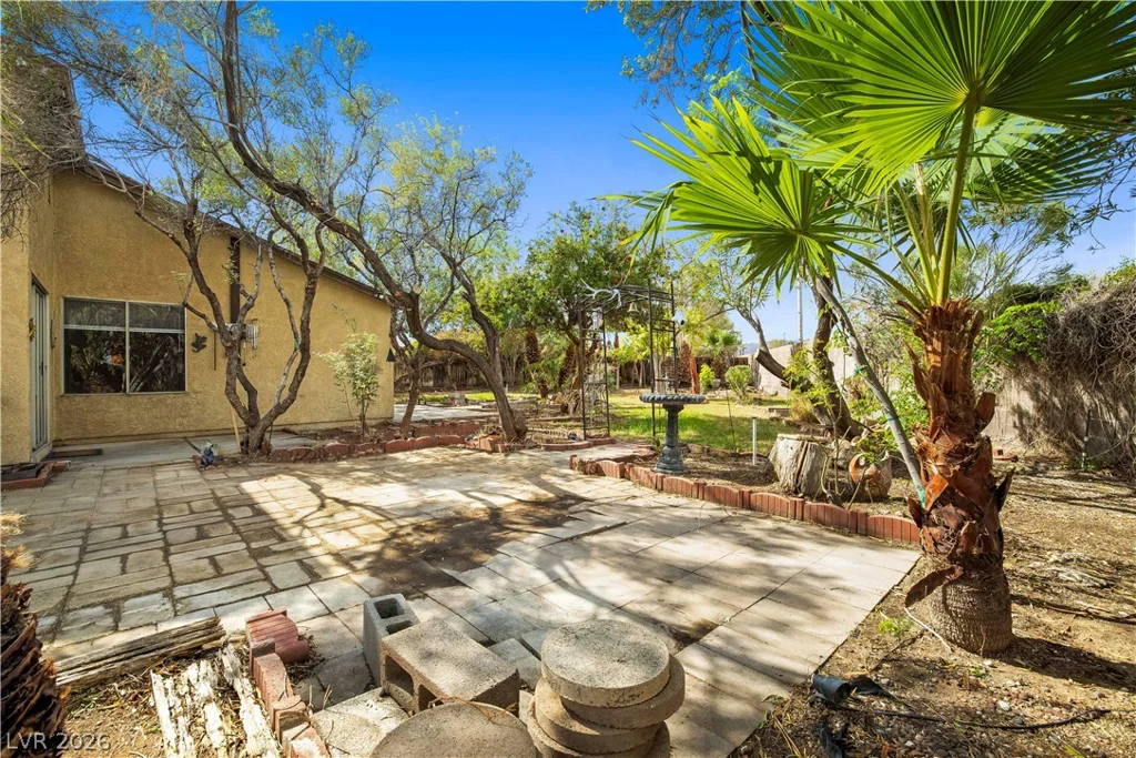 6270 Meadow Lark, Las Vegas, NV 89103
