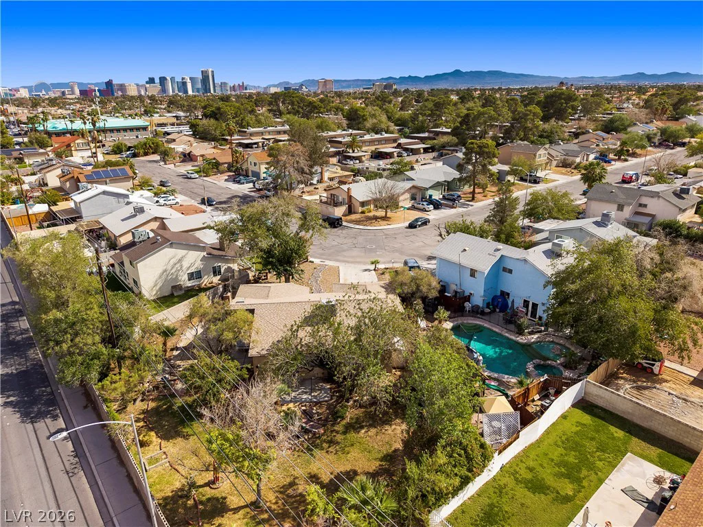 6270 Meadow Lark, Las Vegas, NV 89103