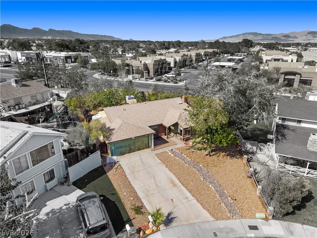 6270 Meadow Lark, Las Vegas, NV 89103
