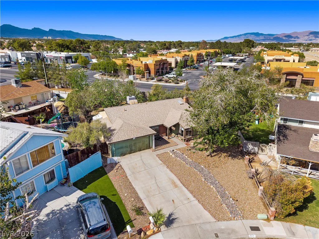 6270 Meadow Lark, Las Vegas, NV 89103