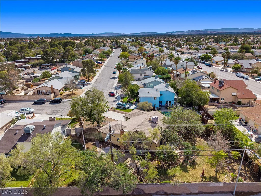 6270 Meadow Lark, Las Vegas, NV 89103