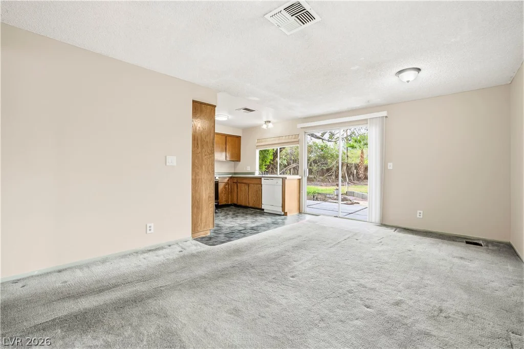 6270 Meadow Lark, Las Vegas, NV 89103