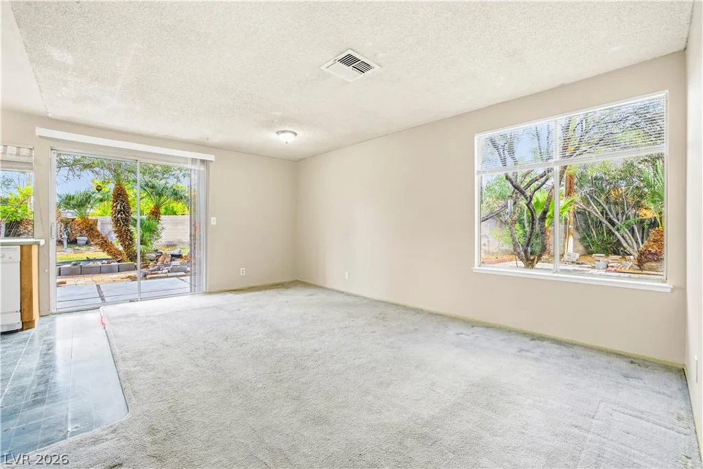 6270 Meadow Lark, Las Vegas, NV 89103
