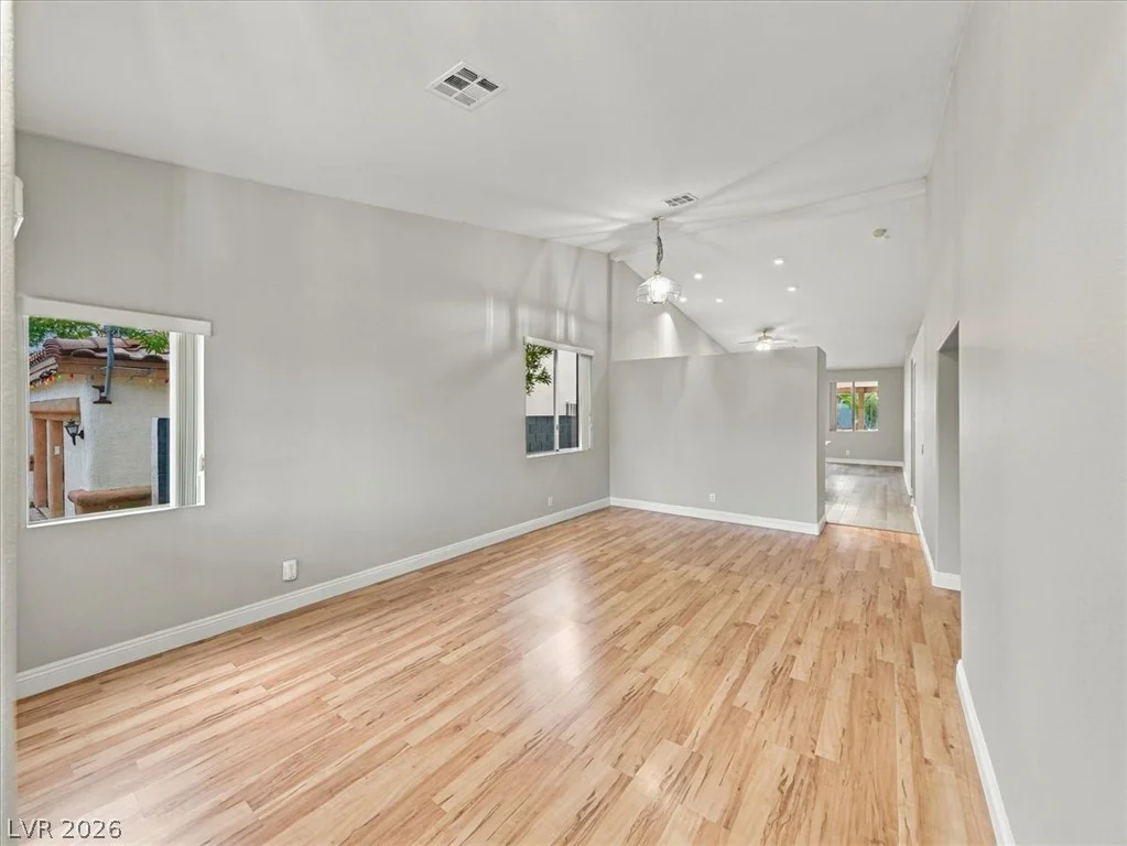 9645 Bending River, Las Vegas, NV 89129