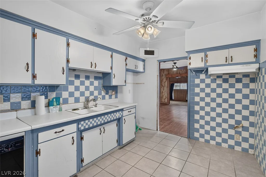 1323 Maui, Las Vegas, NV 89104