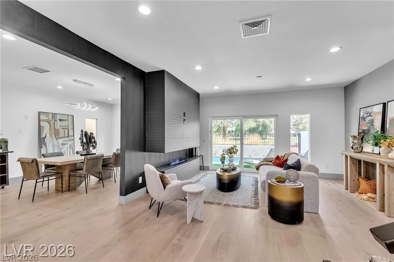 2861 QUEENS COURTYARD, Las Vegas, NV 89109