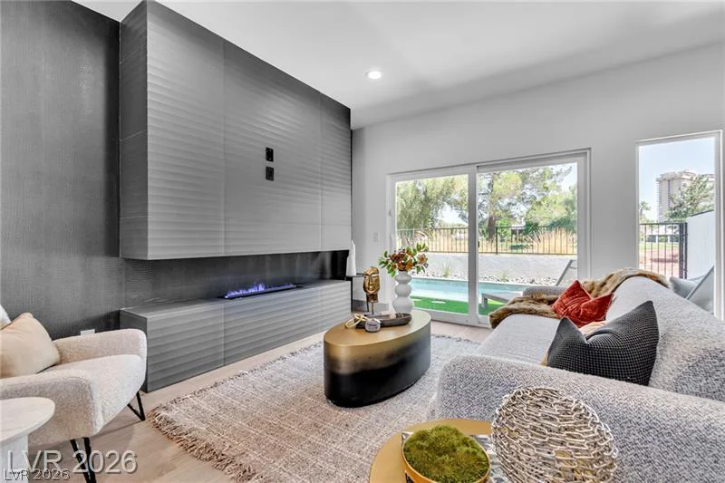 2861 QUEENS COURTYARD, Las Vegas, NV 89109