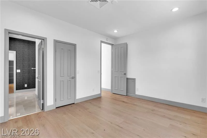 2861 QUEENS COURTYARD, Las Vegas, NV 89109