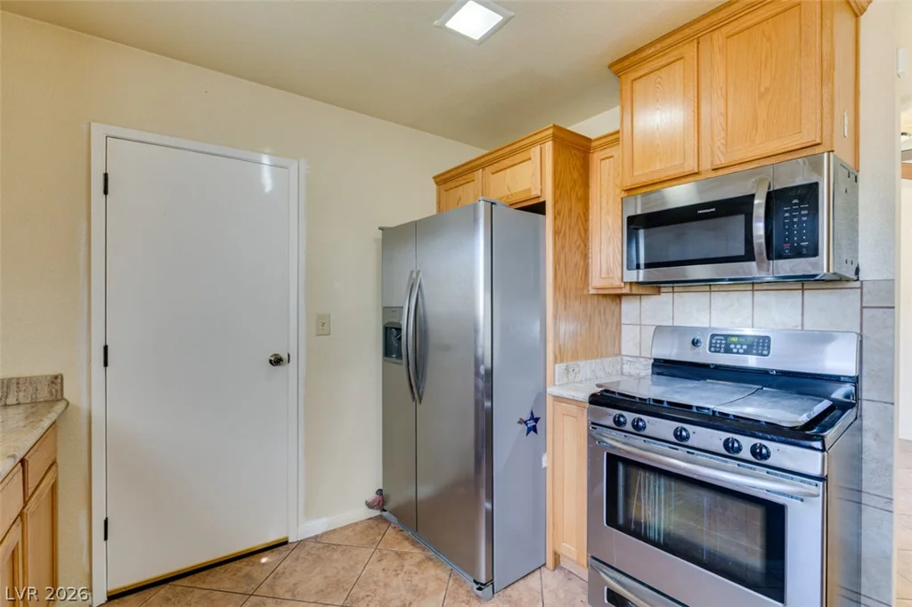 2117 Las Flores, Las Vegas, NV 89102