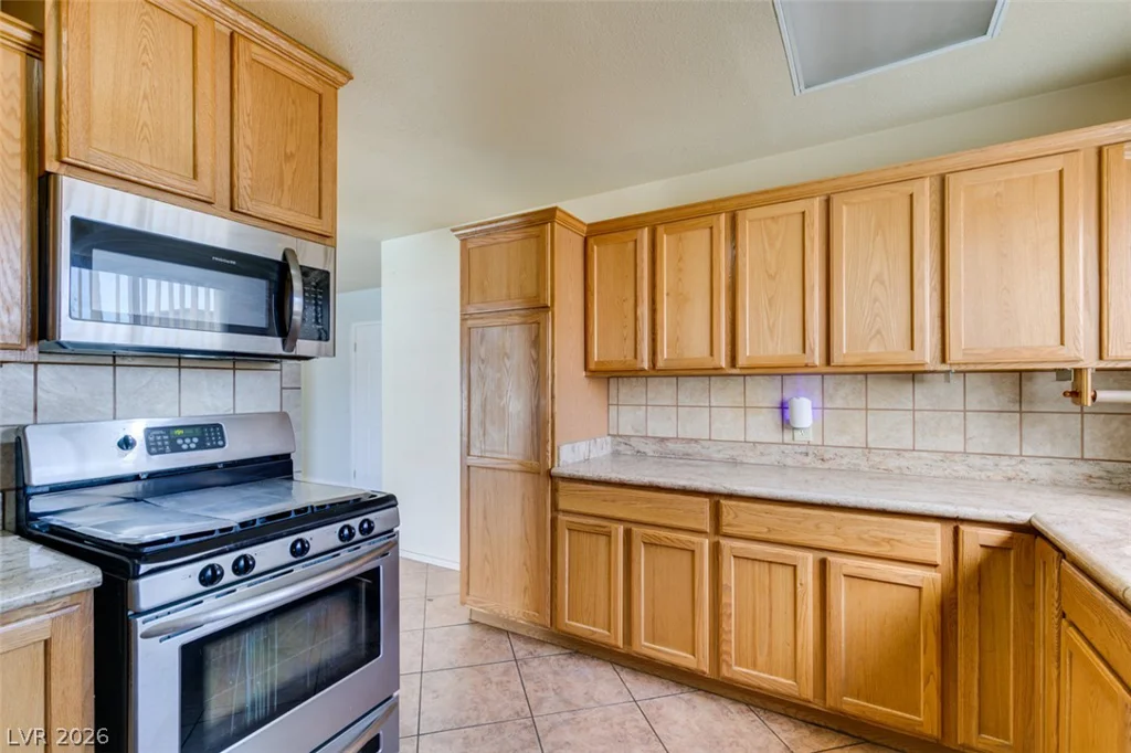 2117 Las Flores, Las Vegas, NV 89102