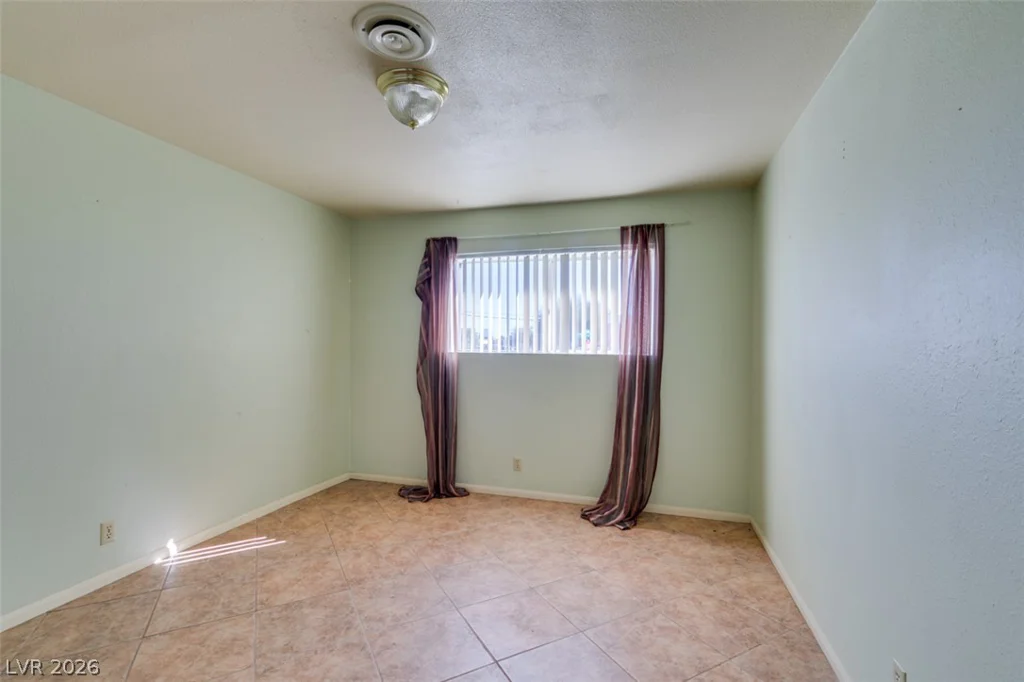 2117 Las Flores, Las Vegas, NV 89102