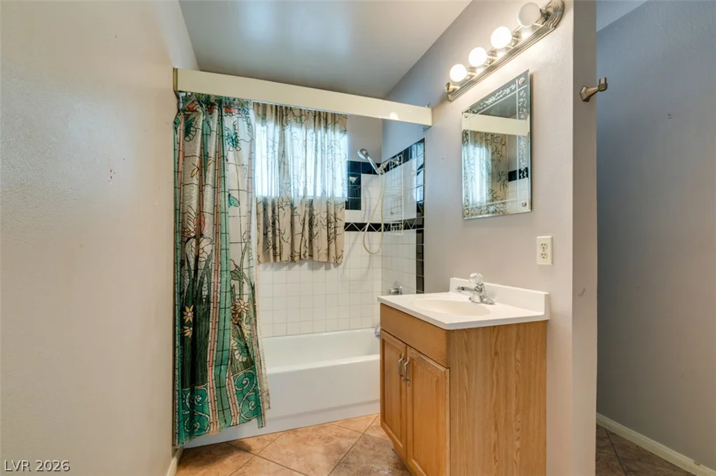 2117 Las Flores, Las Vegas, NV 89102