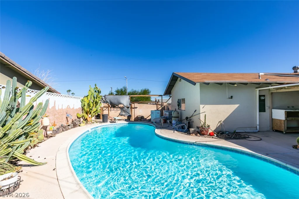 2117 Las Flores, Las Vegas, NV 89102
