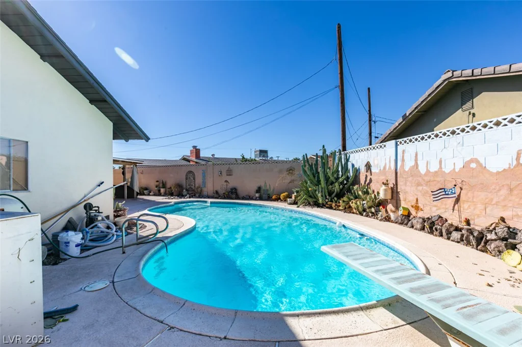 2117 Las Flores, Las Vegas, NV 89102