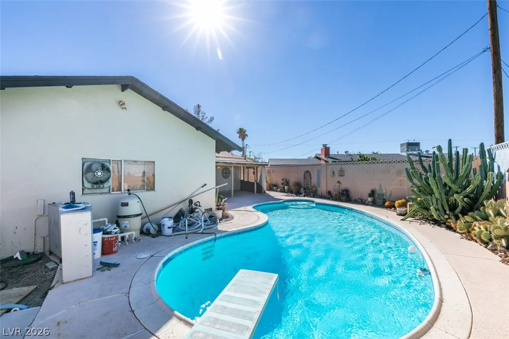 2117 Las Flores, Las Vegas, NV 89102