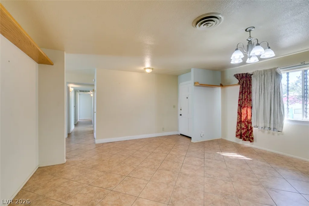 2117 Las Flores, Las Vegas, NV 89102