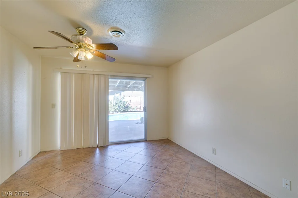 2117 Las Flores, Las Vegas, NV 89102