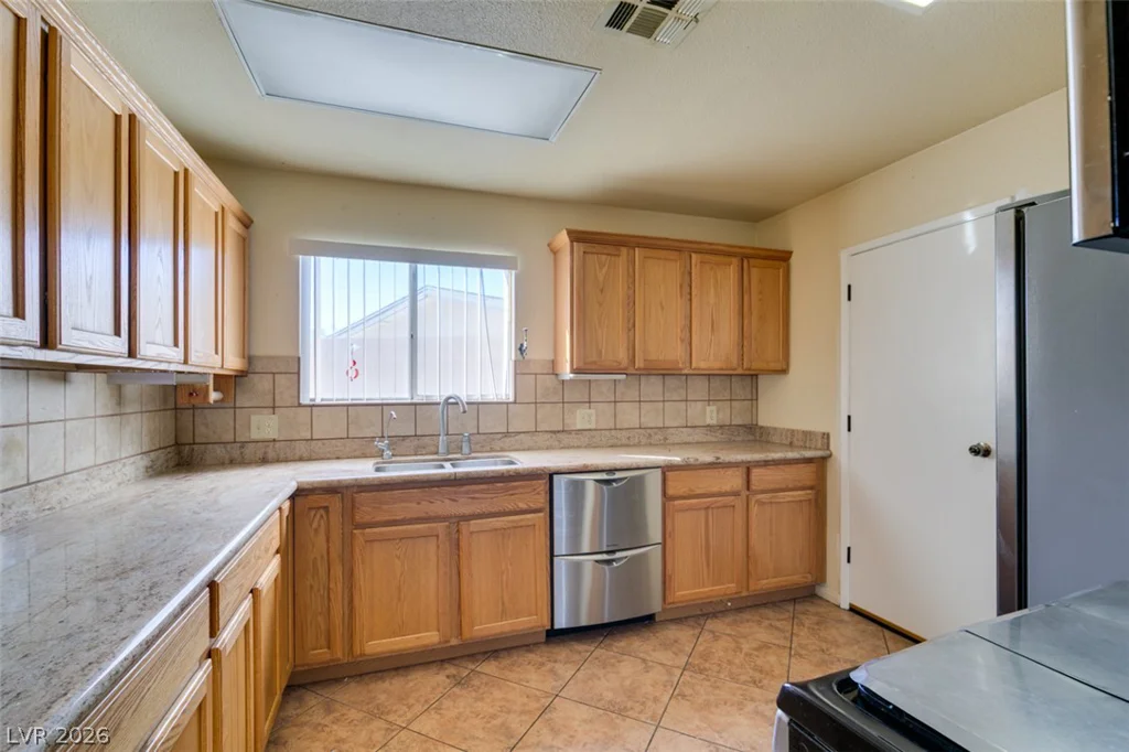 2117 Las Flores, Las Vegas, NV 89102