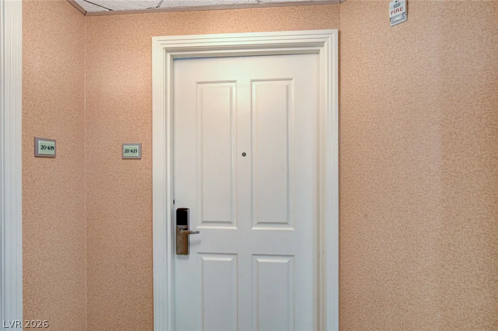 145 Harmon, Las Vegas, NV 89109