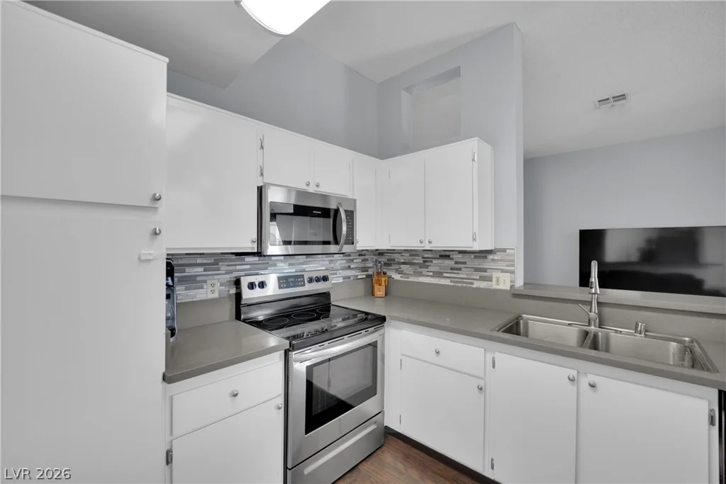 3150 Soft Breezes, Las Vegas, NV 89128