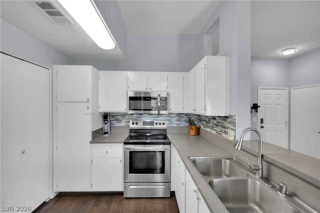 3150 Soft Breezes, Las Vegas, NV 89128