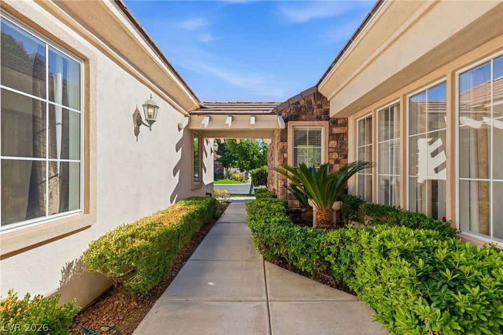 1009 Sir James Bridge, Las Vegas, NV 89145