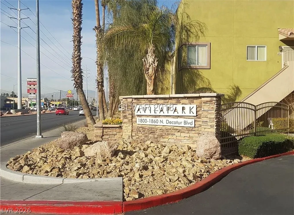1804 Decatur, Las Vegas, NV 89108
