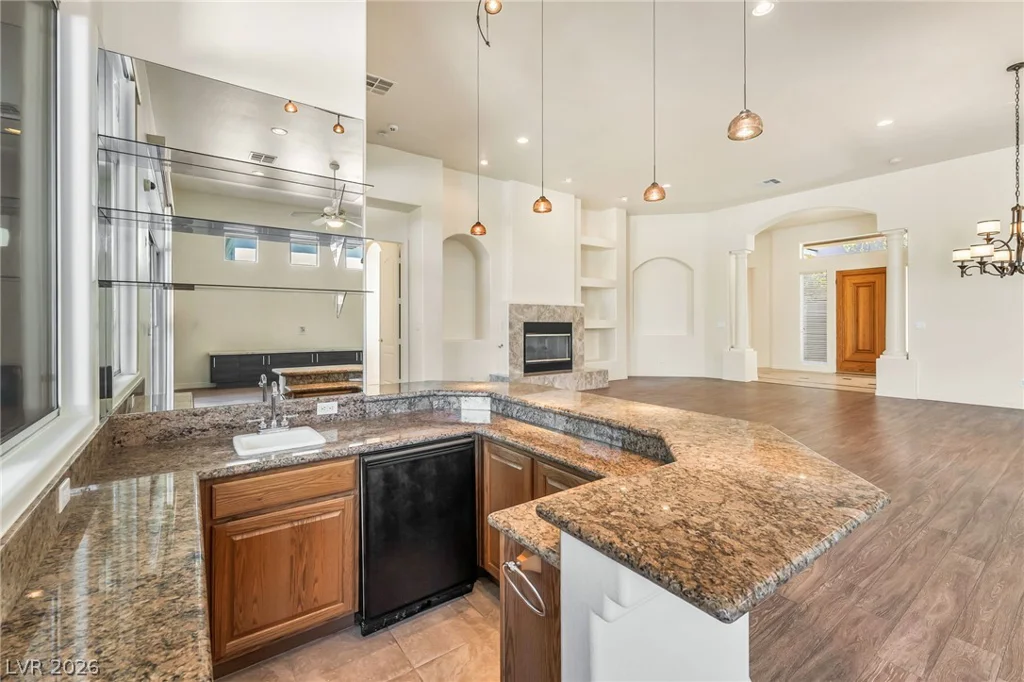 308 Cambrian Ridge, Las Vegas, NV 89144