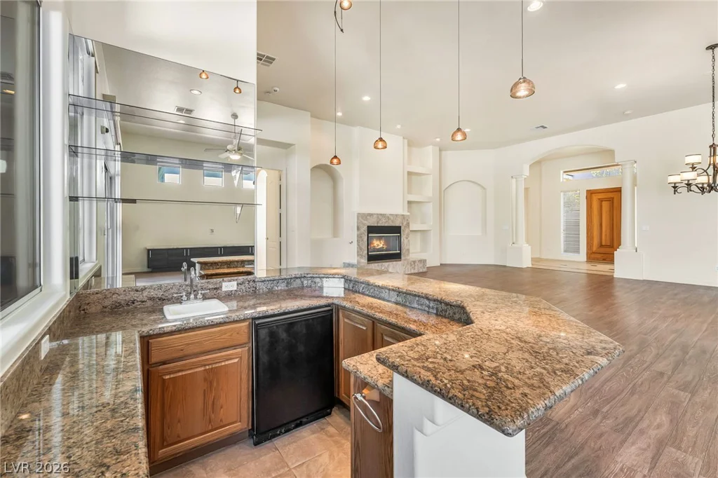 308 Cambrian Ridge, Las Vegas, NV 89144