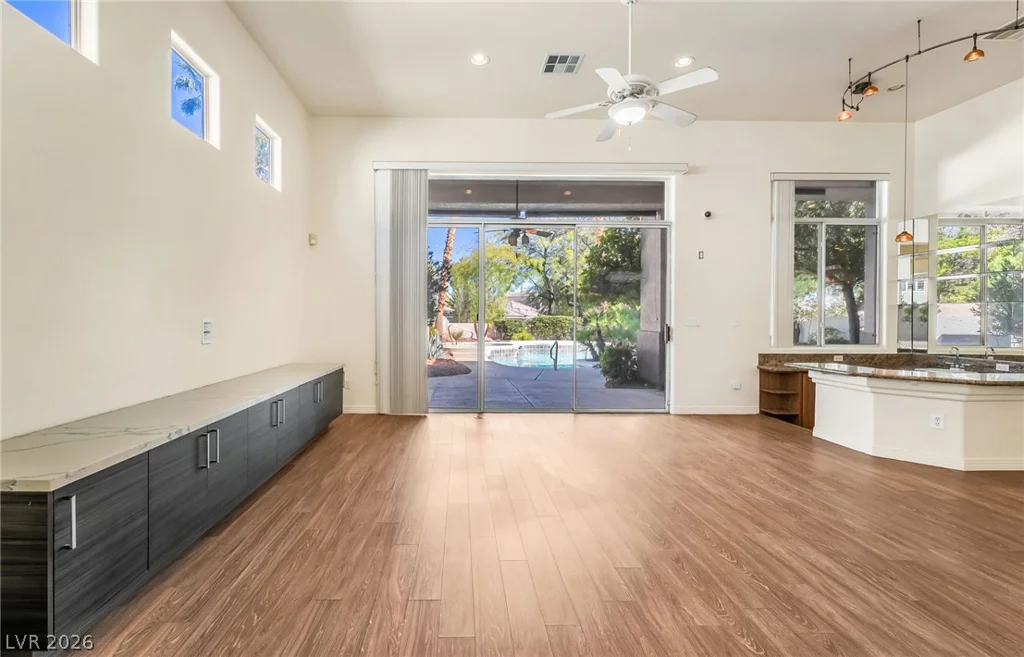 308 Cambrian Ridge, Las Vegas, NV 89144