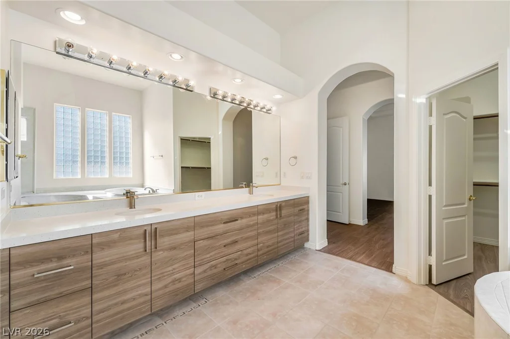 308 Cambrian Ridge, Las Vegas, NV 89144