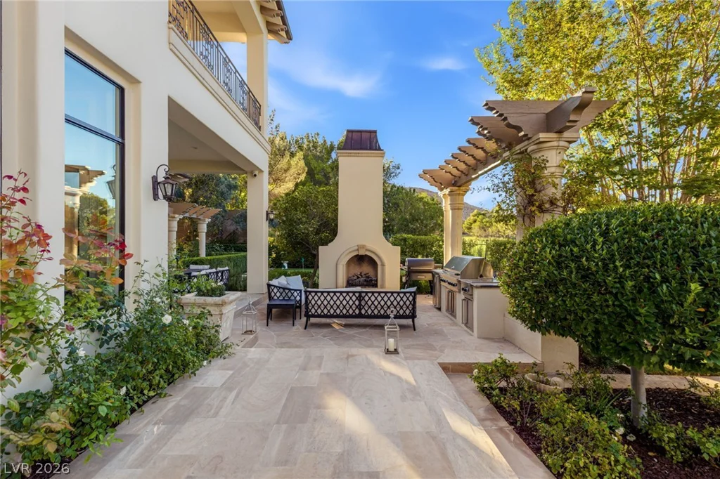 50 Olympia Hills, Las Vegas, NV 89141