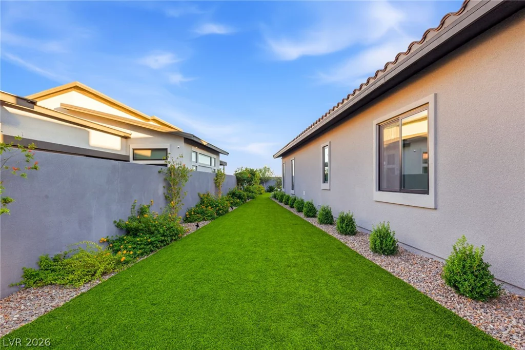 412 Cliff Terrace, Las Vegas, NV 89138