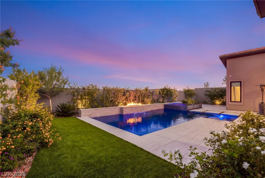 412 Cliff Terrace, Las Vegas, NV 89138