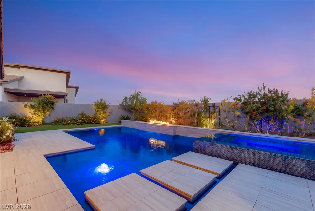 412 Cliff Terrace, Las Vegas, NV 89138
