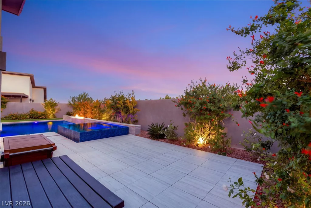 412 Cliff Terrace, Las Vegas, NV 89138