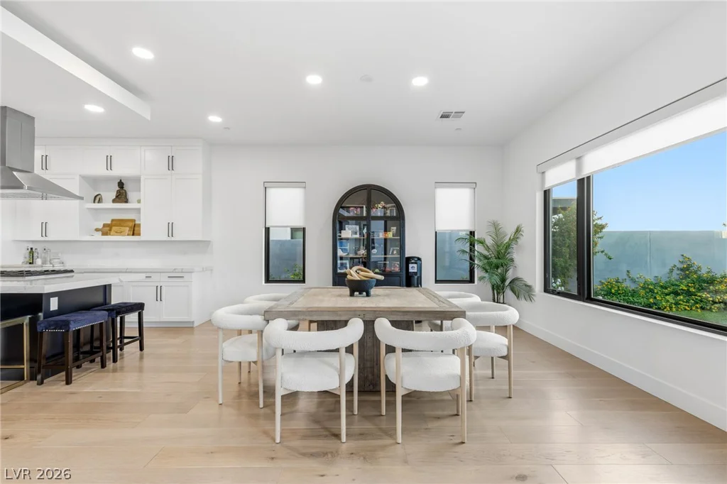 412 Cliff Terrace, Las Vegas, NV 89138