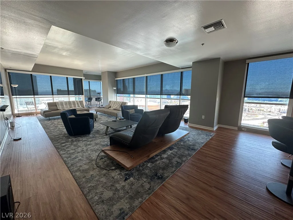 4575 Dean Martin, Las Vegas, NV 89103