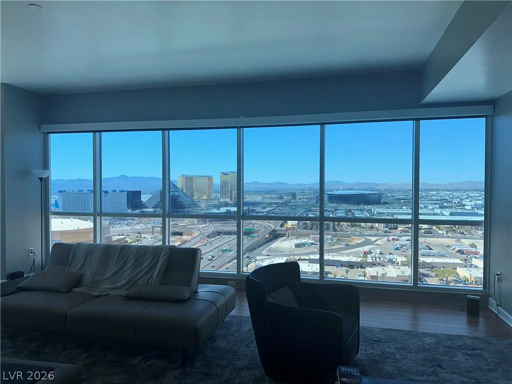 4575 Dean Martin, Las Vegas, NV 89103