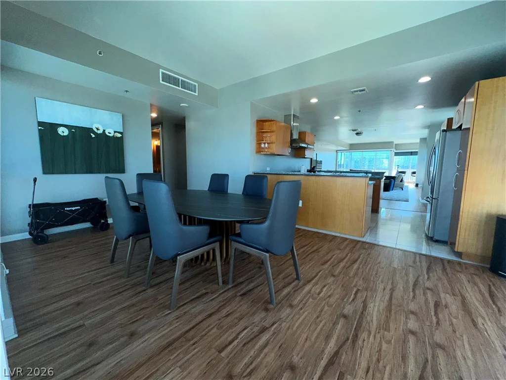 4575 Dean Martin, Las Vegas, NV 89103