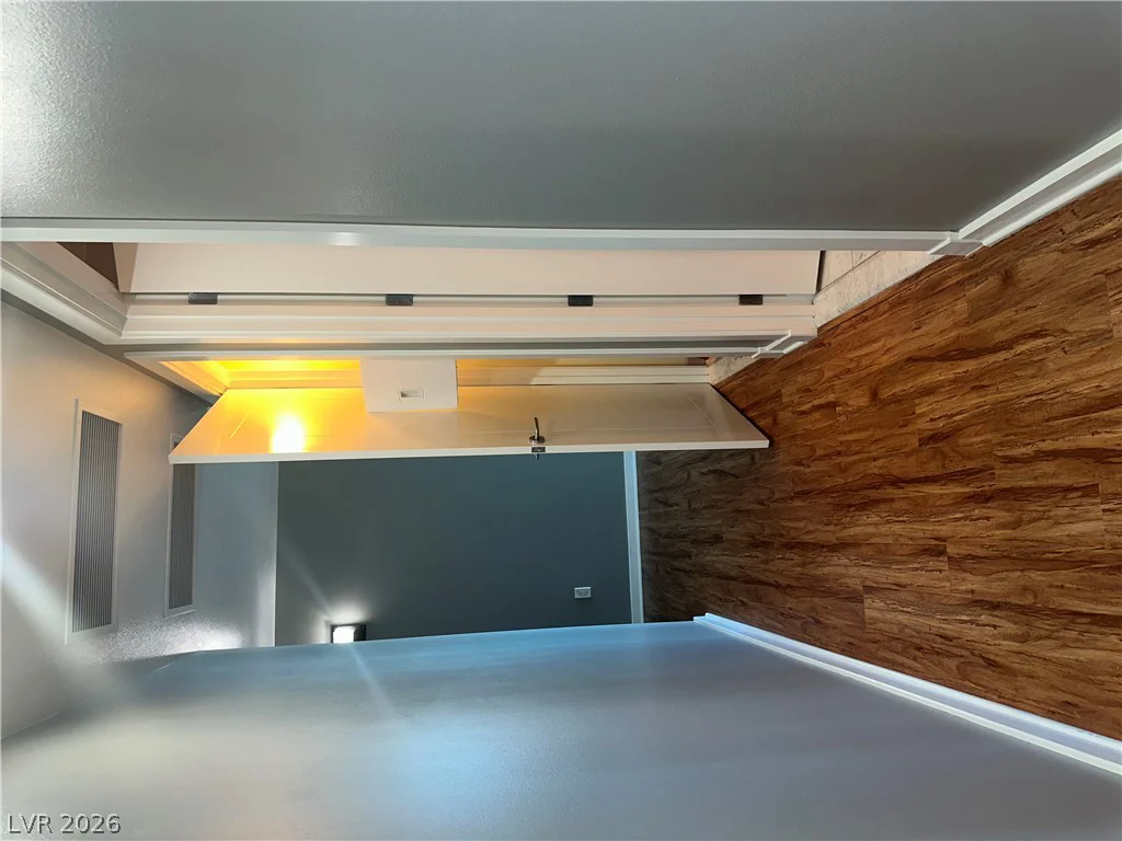 4575 Dean Martin, Las Vegas, NV 89103