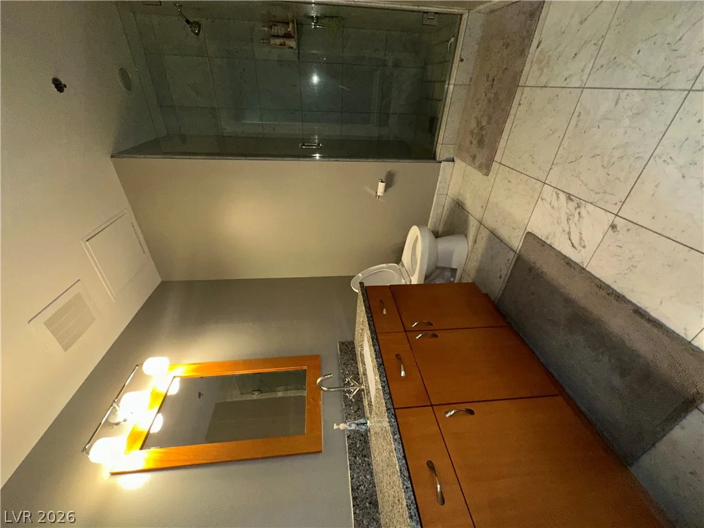 4575 Dean Martin, Las Vegas, NV 89103