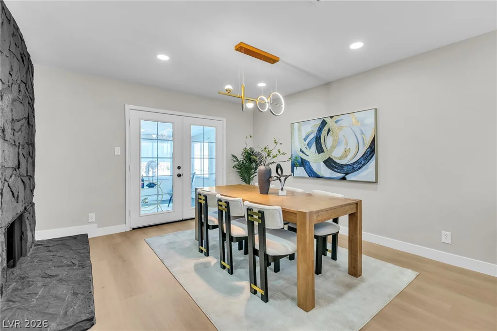 324 Lakehurst, Las Vegas, NV 89145